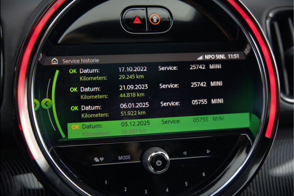 MINI Countryman 1.5 Cooper S E ALL4 | JCW | Panoramadak | Stoelverwarming | Harman Kardon | Head-Up Display | John Cooper Works | Camera | Apple Carplay | Parkeersensoren | Keyless |
