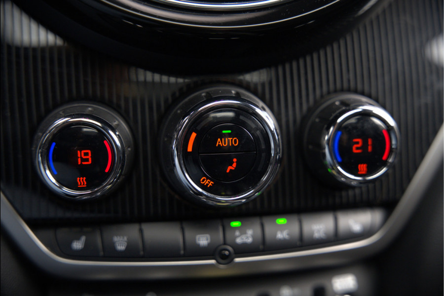 MINI Countryman 1.5 Cooper S E ALL4 | JCW | Panoramadak | Stoelverwarming | Harman Kardon | Head-Up Display | John Cooper Works | Camera | Apple Carplay | Parkeersensoren | Keyless |