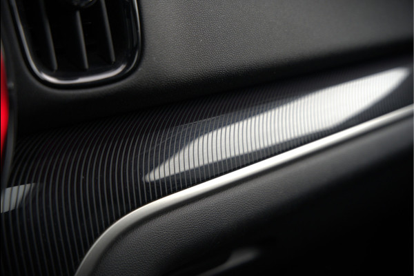 MINI Countryman 1.5 Cooper S E ALL4 | JCW | Panoramadak | Stoelverwarming | Harman Kardon | Head-Up Display | John Cooper Works | Camera | Apple Carplay | Parkeersensoren | Keyless |