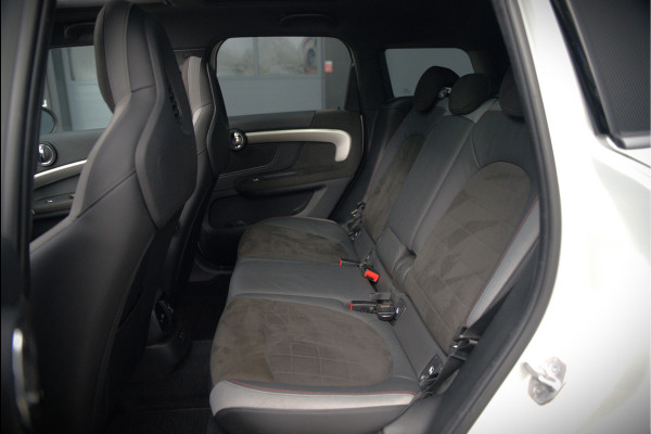 MINI Countryman 1.5 Cooper S E ALL4 | JCW | Panoramadak | Stoelverwarming | Harman Kardon | Head-Up Display | John Cooper Works | Camera | Apple Carplay | Parkeersensoren | Keyless |