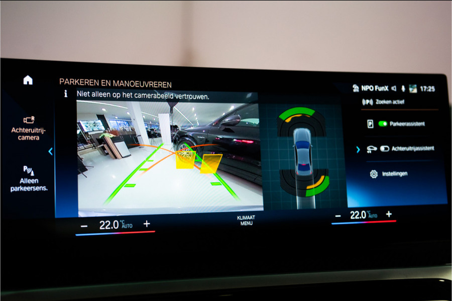 BMW 3-serie 320e M-Sport Pro 204PK | Shadow | Pano | ACC | Sfeer | Laser | Fabrieksgarantie