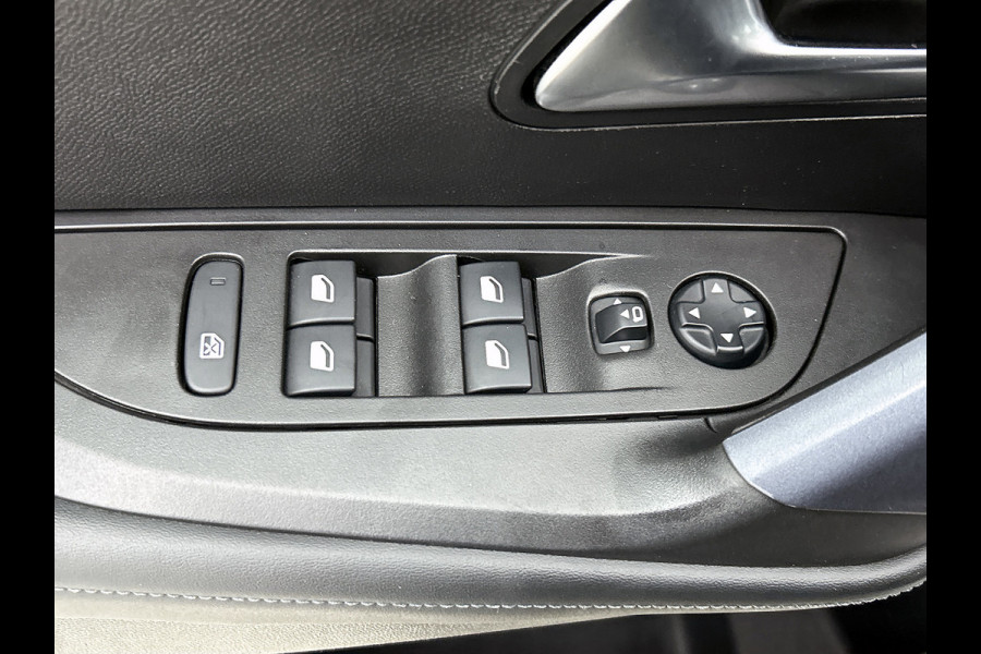 Peugeot e-2008 EV Allure 50 kWh (NAVIGATIE, CARPLAY, PDC, CRUISE, 1e EIGENAAR)
