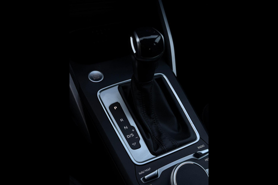 Audi Q2 35 TFSI S-Line Edition CarPlay Camera