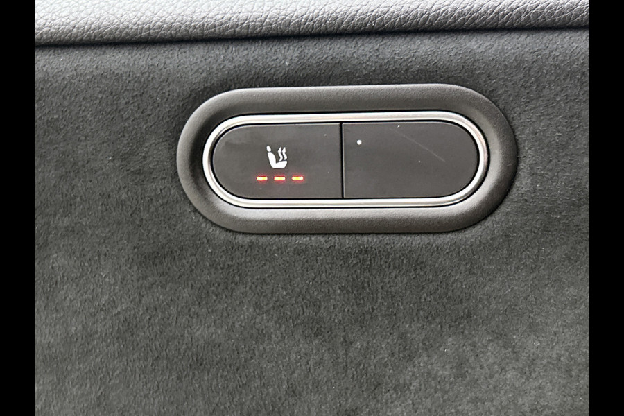 Mercedes-Benz A-Klasse 180 AMG-Line Premium Plus(Goed OndH, Sfeerverlichting, Camera, Parkeerhulp V+A, StoelV, Cruise Con, Etc)