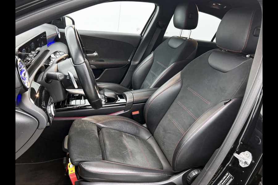 Mercedes-Benz A-Klasse 180 AMG-Line Premium Plus(Goed OndH, Sfeerverlichting, Camera, Parkeerhulp V+A, StoelV, Cruise Con, Etc)