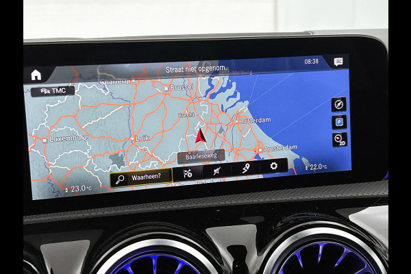 Mercedes-Benz A-Klasse 180 AMG-Line Premium Plus(Goed OndH, Sfeerverlichting, Camera, Parkeerhulp V+A, StoelV, Cruise Con, Etc)