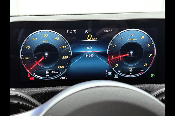 Mercedes-Benz A-Klasse 180 AMG-Line Premium Plus(Goed OndH, Sfeerverlichting, Camera, Parkeerhulp V+A, StoelV, Cruise Con, Etc)