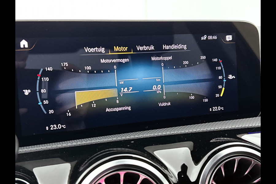 Mercedes-Benz A-Klasse 180 AMG-Line Premium Plus(Goed OndH, Sfeerverlichting, Camera, Parkeerhulp V+A, StoelV, Cruise Con, Etc)