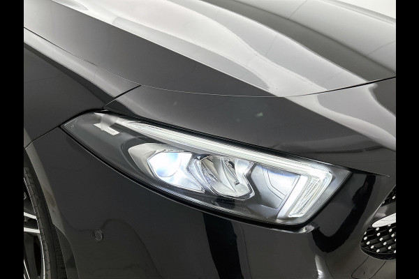 Mercedes-Benz A-Klasse 180 AMG-Line Premium Plus(Goed OndH, Sfeerverlichting, Camera, Parkeerhulp V+A, StoelV, Cruise Con, Etc)