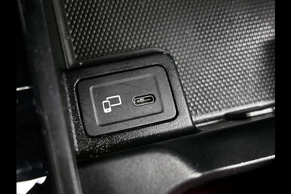 Mercedes-Benz A-Klasse 180 AMG-Line Premium Plus(Goed OndH, Sfeerverlichting, Camera, Parkeerhulp V+A, StoelV, Cruise Con, Etc)