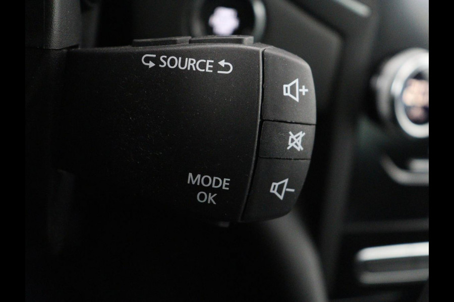 Renault Mégane 1.3 TCe Intens | Trekhaak | Carplay | Keyless | Navigatie | Full LED | Parkeerhulp | Climate control | Bluetooth | Cruise control