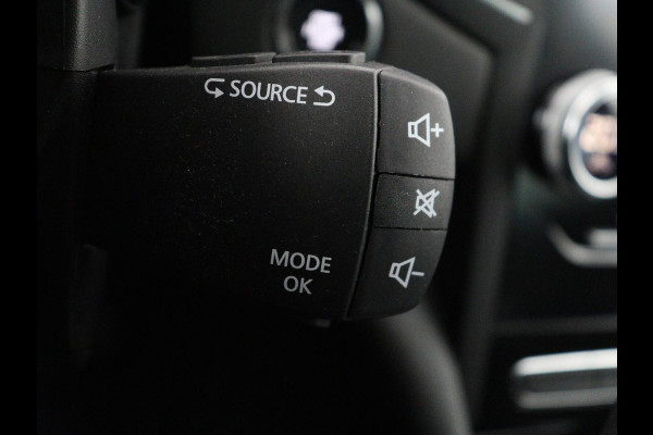 Renault Mégane 1.3 TCe Intens | Trekhaak | Carplay | Keyless | Navigatie | Full LED | Parkeerhulp | Climate control | Bluetooth | Cruise control