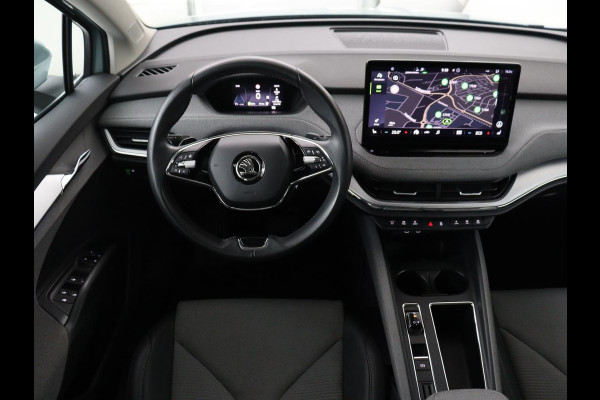 Škoda ENYAQ iV 80 | Panoramadak | Trekhaak | Stoelverwarming | Camera | Sfeerverlichting | Carplay | Navigatie | Achterbankverwarming | Full LED | Parkeerhulp | Cruise control