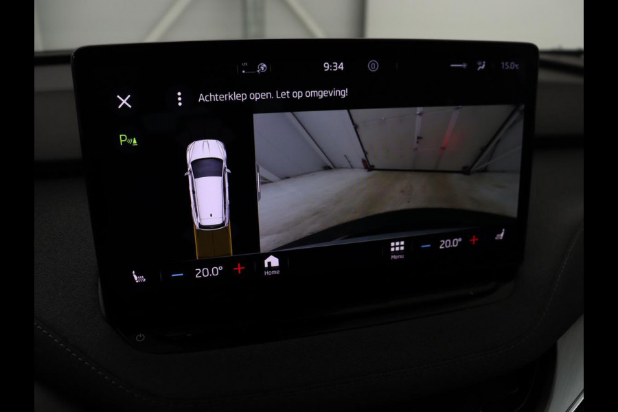 Škoda ENYAQ iV 80 | Panoramadak | Trekhaak | Stoelverwarming | Camera | Sfeerverlichting | Carplay | Navigatie | Achterbankverwarming | Full LED | Parkeerhulp | Cruise control