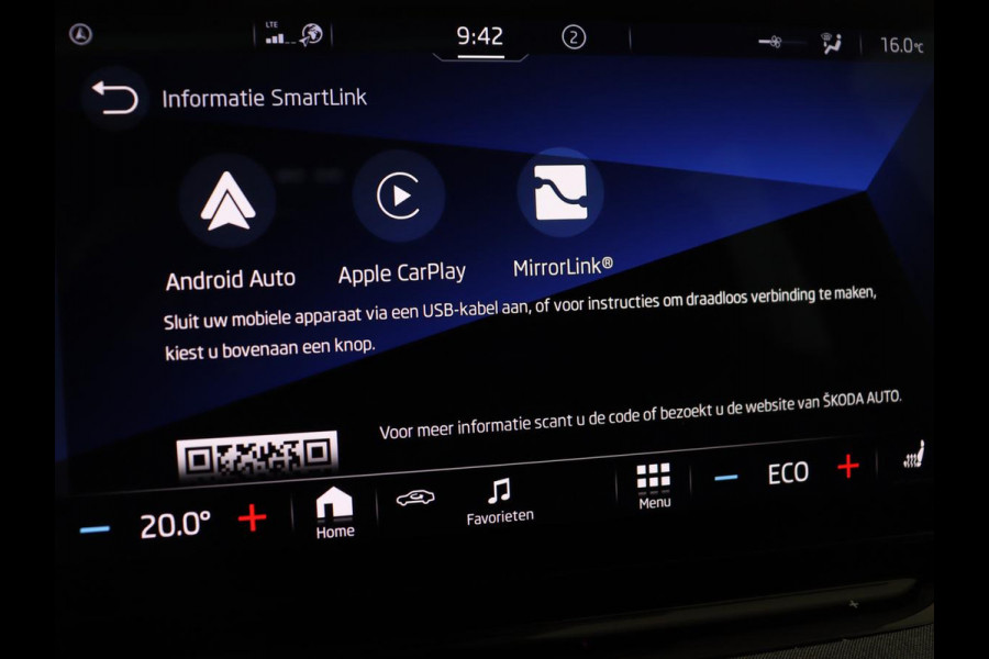 Škoda ENYAQ iV 80 | Panoramadak | Trekhaak | Stoelverwarming | Camera | Sfeerverlichting | Carplay | Navigatie | Achterbankverwarming | Full LED | Parkeerhulp | Cruise control