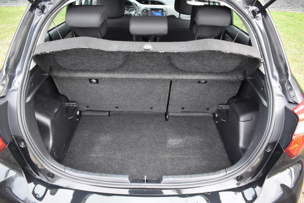 Toyota Yaris 1.5 VVT-i Active Trekhaak Parkeer camera Apple Carplay