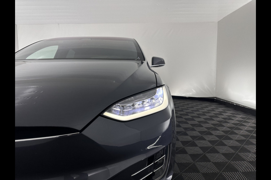 Tesla Model X 75D Base 7-Pers. [ 3-Fase-17kW ] {SOH-88%} Aut. *PANO-WINDOW | AUTOPILOT | LEATHER-FABRIC | TOPVIEW | NAVI-FULLMAP | FULL-LED | AIRSUSPENSION | DIGI-COCKPIT | KEYLESS | CAMERA | DAB+ | HEATED-COMFORTSEATS | 20''ALU*