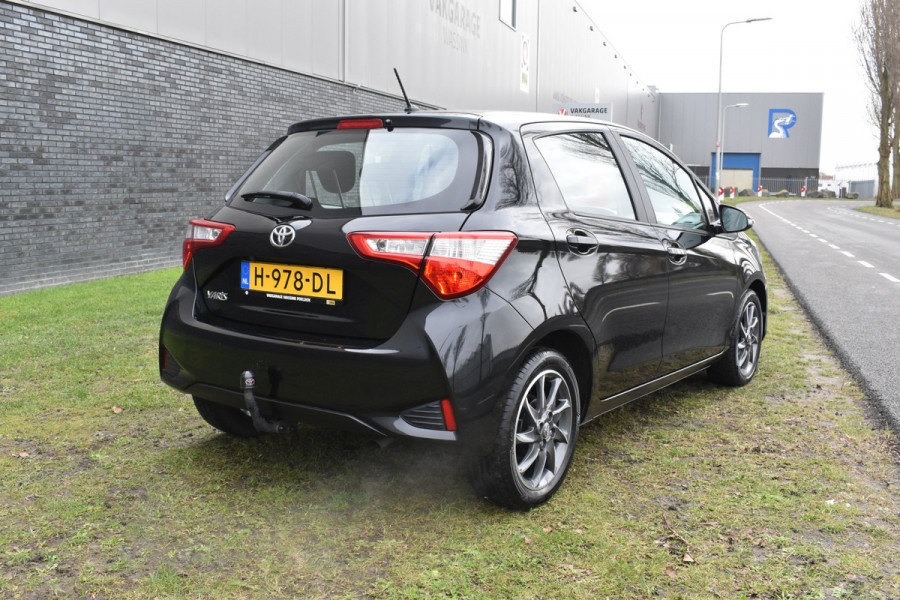 Toyota Yaris 1.5 VVT-i Active Trekhaak Parkeer camera Apple Carplay