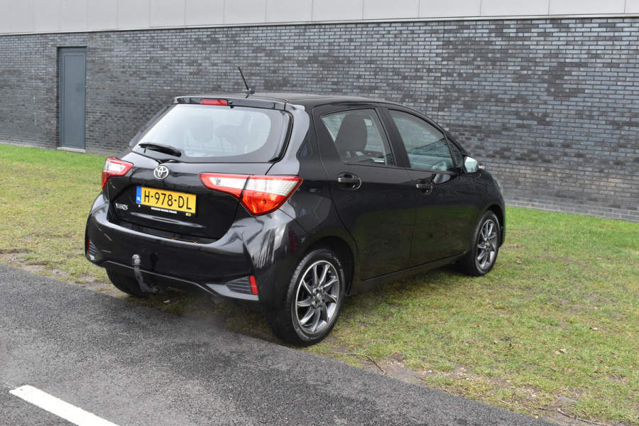 Toyota Yaris 1.5 VVT-i Active Trekhaak Parkeer camera Apple Carplay