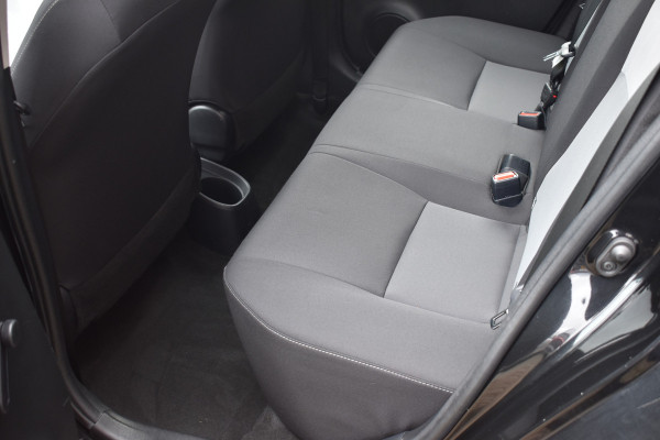 Toyota Yaris 1.5 VVT-i Active Trekhaak Parkeer camera Apple Carplay
