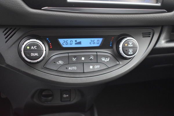 Toyota Yaris 1.5 VVT-i Active Trekhaak Parkeer camera Apple Carplay