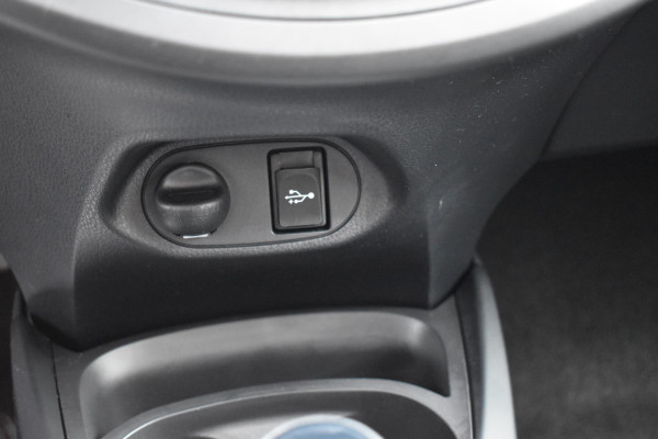 Toyota Yaris 1.5 VVT-i Active Trekhaak Parkeer camera Apple Carplay