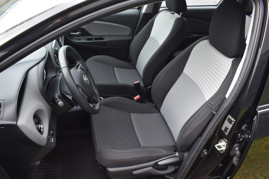 Toyota Yaris 1.5 VVT-i Active Trekhaak Parkeer camera Apple Carplay