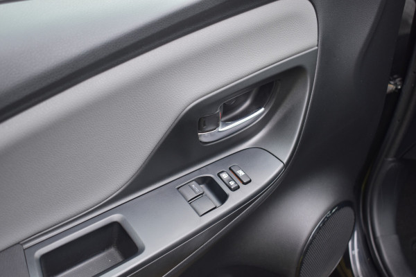 Toyota Yaris 1.5 VVT-i Active Trekhaak Parkeer camera Apple Carplay