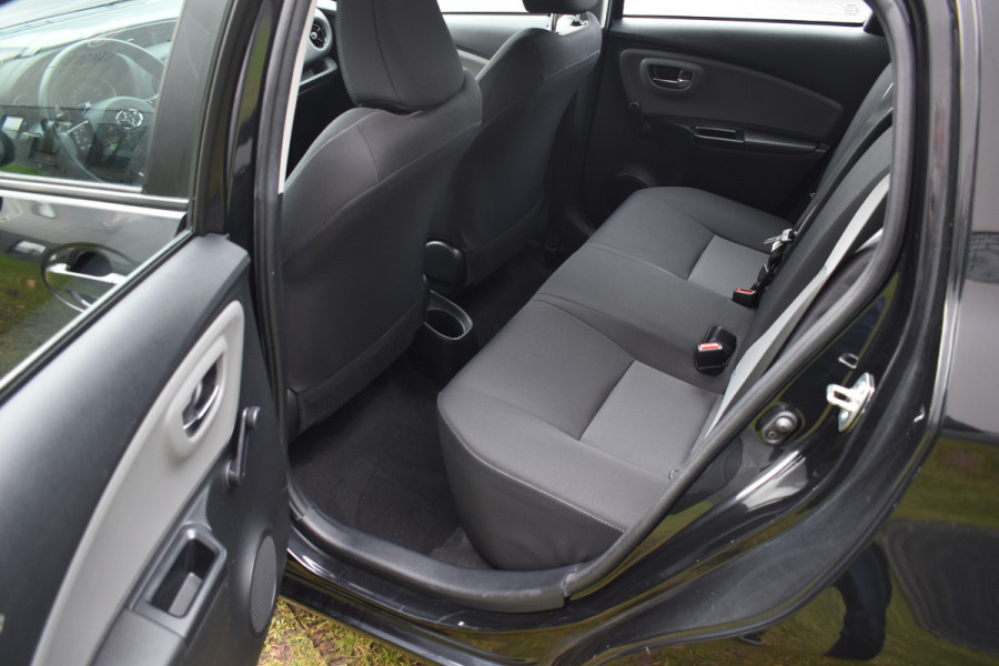 Toyota Yaris 1.5 VVT-i Active Trekhaak Parkeer camera Apple Carplay