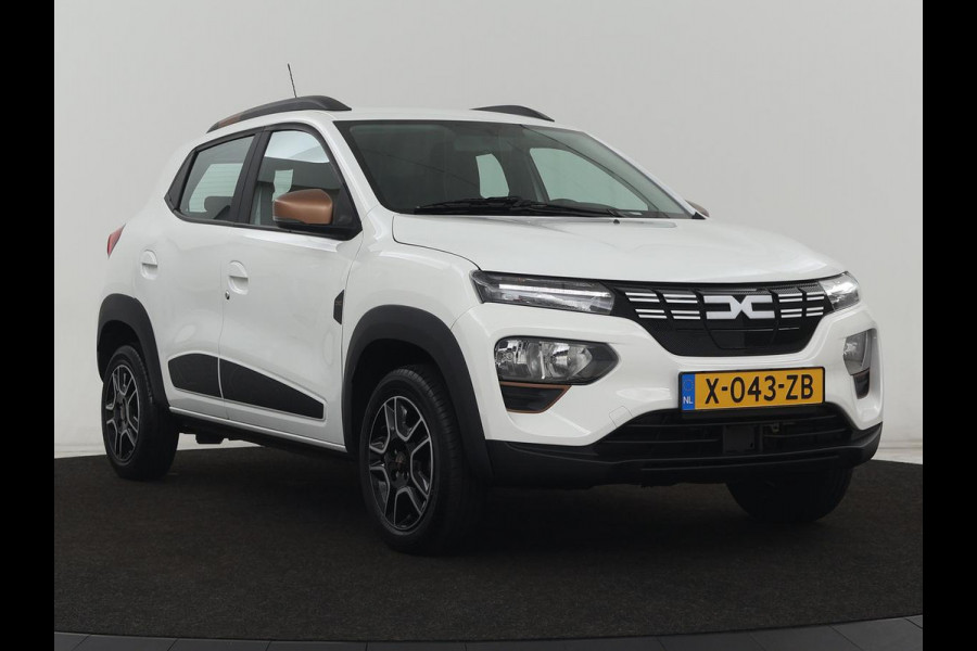 Dacia Spring Extreme 27 kWh | Leder | Carplay | Camera | Airco | Navigatie | Parkeerhulp | Speedlimiter | Bluetooth