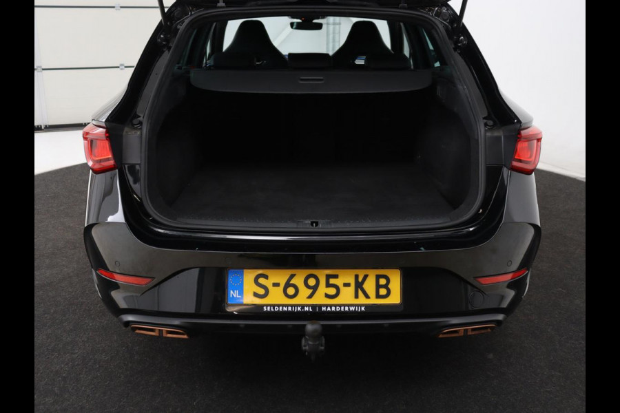 CUPRA Leon 1.4 e-Hybrid VZ Business | 245pk | Origineel NL | Trekhaak | Stuurverwarming |  Carplay | Adaptive cruise | Sfeerverlichting | Navigatie | Parkeerhulp | Keyless | PHEV | Plug In