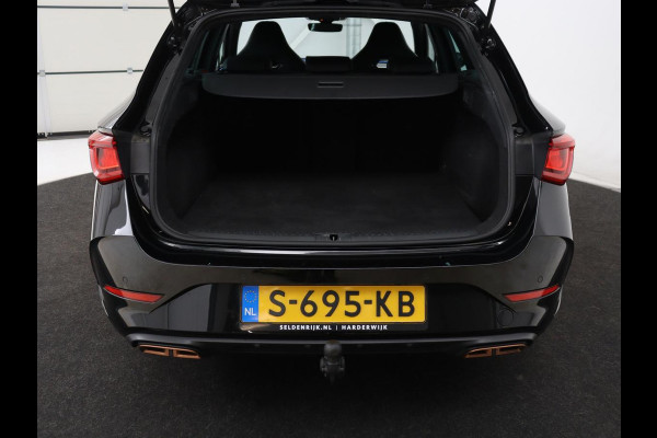 CUPRA Leon 1.4 e-Hybrid VZ Business | 245pk | Origineel NL | Trekhaak | Stuurverwarming |  Carplay | Adaptive cruise | Sfeerverlichting | Navigatie | Parkeerhulp | Keyless | PHEV | Plug In