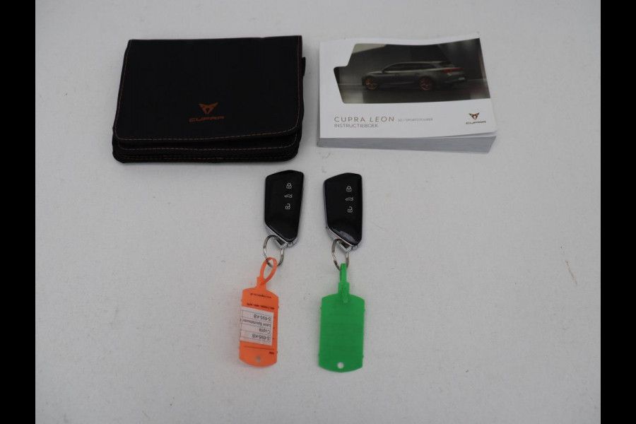 CUPRA Leon 1.4 e-Hybrid VZ Business | 245pk | Origineel NL | Trekhaak | Stuurverwarming |  Carplay | Adaptive cruise | Sfeerverlichting | Navigatie | Parkeerhulp | Keyless | PHEV | Plug In