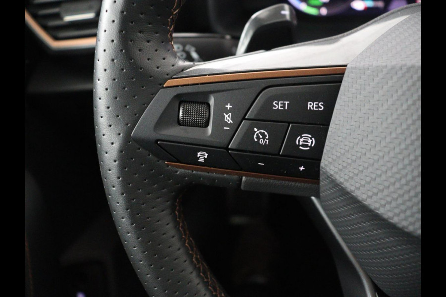 CUPRA Leon 1.4 e-Hybrid VZ Business | 245pk | Origineel NL | Trekhaak | Stuurverwarming |  Carplay | Adaptive cruise | Sfeerverlichting | Navigatie | Parkeerhulp | Keyless | PHEV | Plug In