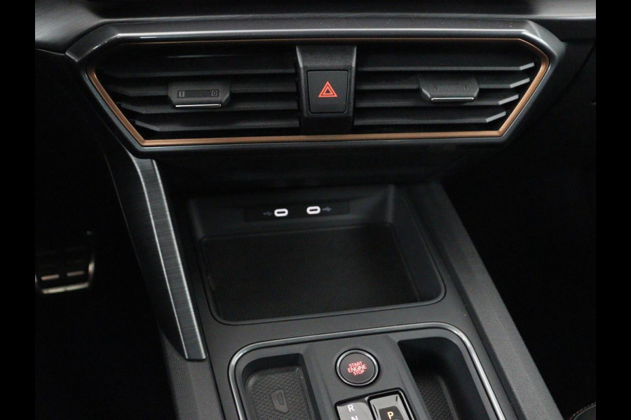 CUPRA Leon 1.4 e-Hybrid VZ Business | 245pk | Origineel NL | Trekhaak | Stuurverwarming |  Carplay | Adaptive cruise | Sfeerverlichting | Navigatie | Parkeerhulp | Keyless | PHEV | Plug In