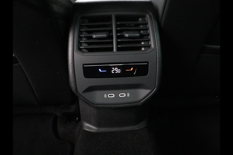 CUPRA Leon 1.4 e-Hybrid VZ Business | 245pk | Origineel NL | Trekhaak | Stuurverwarming |  Carplay | Adaptive cruise | Sfeerverlichting | Navigatie | Parkeerhulp | Keyless | PHEV | Plug In