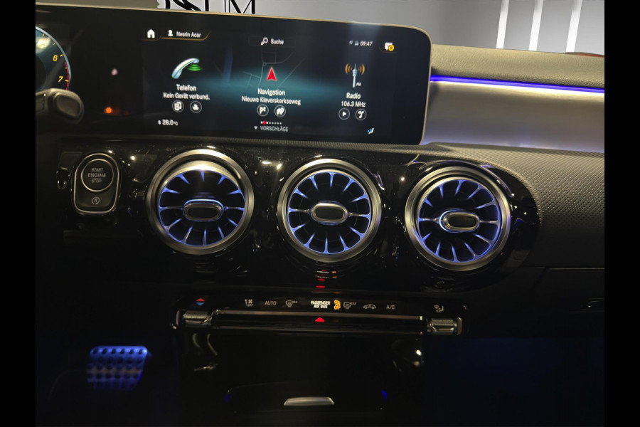 Mercedes-Benz A-Klasse 220 Premium Plus AMG | Sfeer | 18"| Camera | Stoelverw | Parkeersensors | Burmester | Matrix |