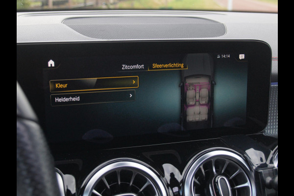 Mercedes-Benz EQB 250 AMG Line 67 kWh | SOH 95% | Panoramadak | Head-Up Display | 360 Camera | Sfeerverlichting |