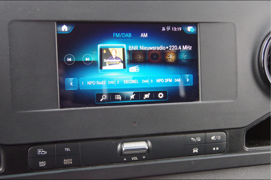 Mercedes-Benz Sprinter 314 2.2 CDI L2H1 3-ZITS, AUT. TREKHAAK, CAMERA, NAVI, CRUISE, CLIMA, PARKEERSENSOREN, NL AUTO, NAP