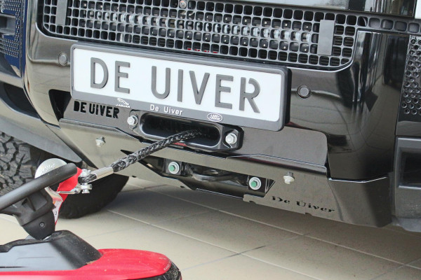 Land Rover Defender D240 110 S 7 Seater incl. Btw / BPM geel kenteken „De Uiver” Special Lier