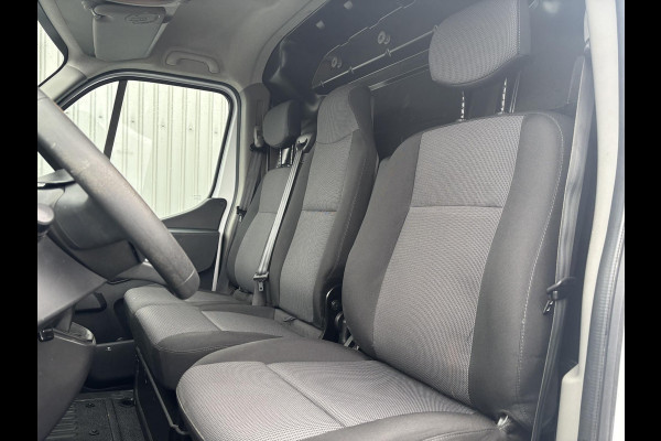 Renault Master T35 2.3 dCi 135 L2H2*A/C*CRUISE*NAVI*HAAK*CAM*3PER