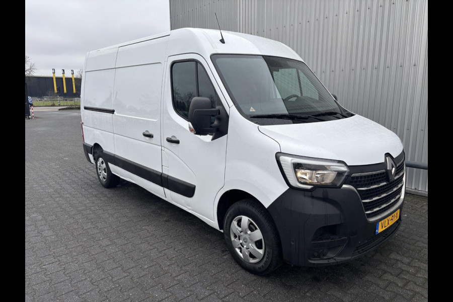 Renault Master T35 2.3 dCi 135 L2H2*A/C*CRUISE*NAVI*HAAK*CAM*3PER