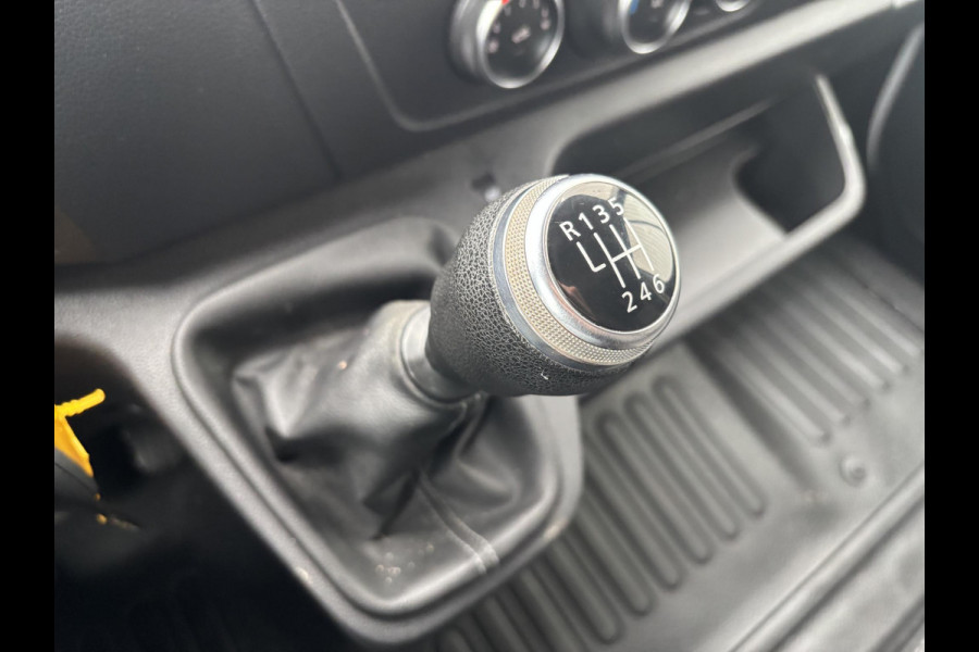 Renault Master T35 2.3 dCi 135 L2H2*A/C*CRUISE*NAVI*HAAK*CAM*3PER