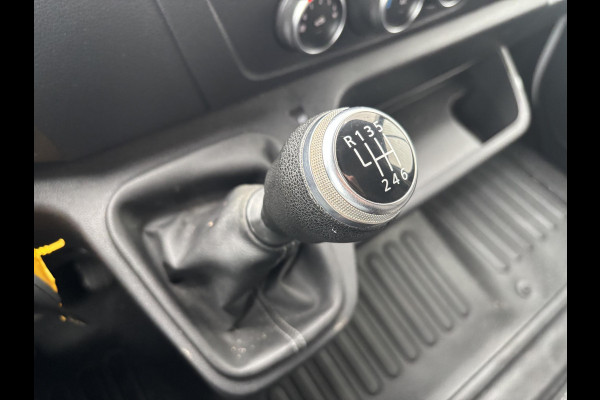 Renault Master T35 2.3 dCi 135 L2H2*A/C*CRUISE*NAVI*HAAK*CAM*3PER