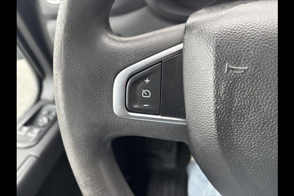 Renault Master T35 2.3 dCi 135 L2H2*A/C*CRUISE*NAVI*HAAK*CAM*3PER