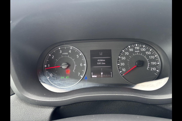 Renault Master T35 2.3 dCi 135 L2H2*A/C*CRUISE*NAVI*HAAK*CAM*3PER