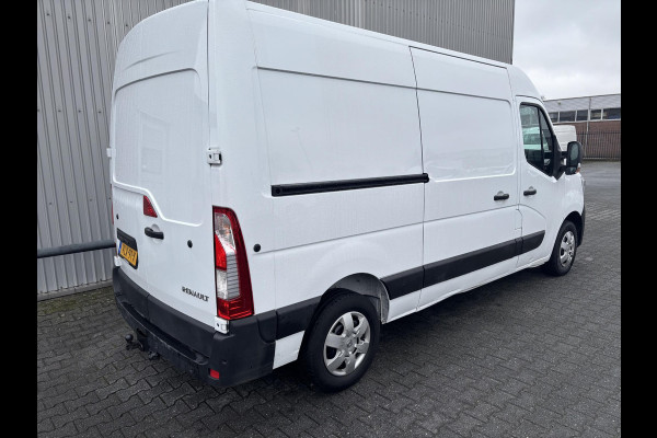 Renault Master T35 2.3 dCi 135 L2H2*A/C*CRUISE*NAVI*HAAK*CAM*3PER