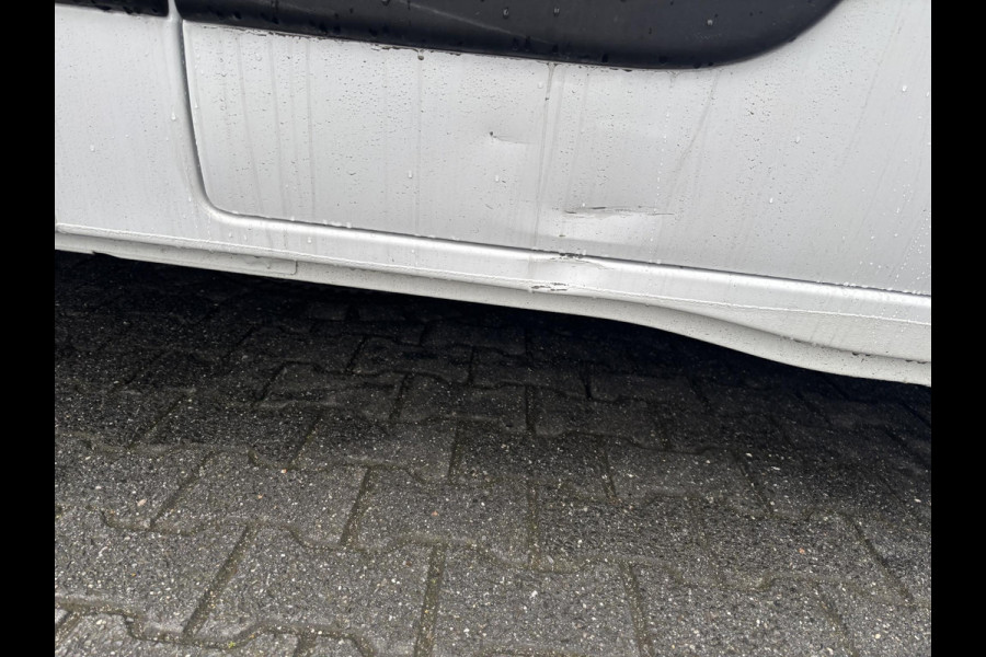 Renault Master T35 2.3 dCi 135 L2H2*A/C*CRUISE*NAVI*HAAK*CAM*3PER