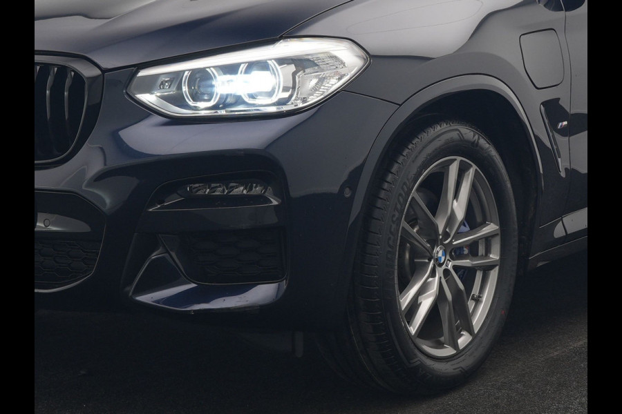BMW X3 xDrive30e M Sport Plug In Hybrid 293pk Dealer O.H. PHEV | Head Up | 360 Camera | Lederen Sportstoelen Verwarmd | Sfeerverlichting | Keyless | Blis | Virtual | Navigatie | DAB | Cruise Control | Carbon Schwarz Metallic |