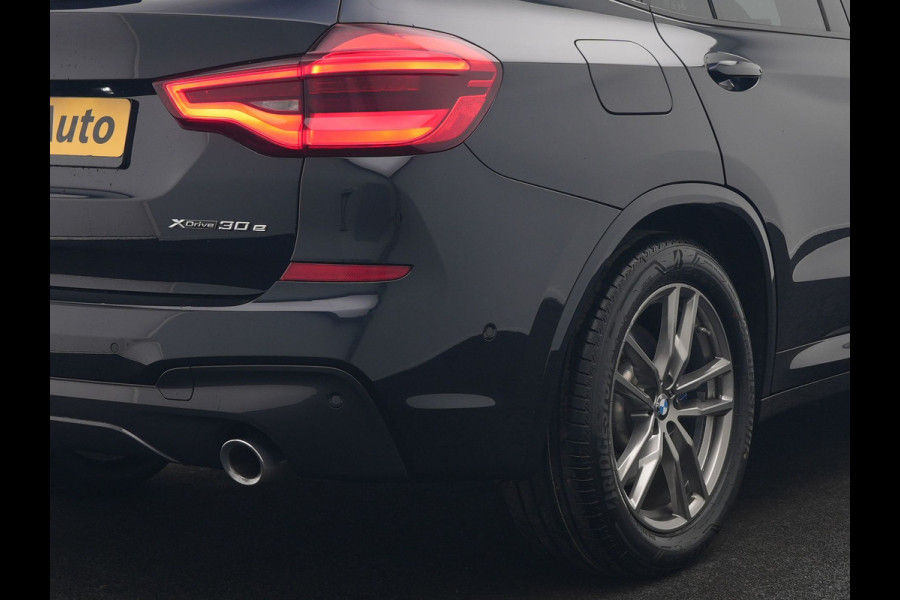 BMW X3 xDrive30e M Sport Plug In Hybrid 293pk Dealer O.H. PHEV | Head Up | 360 Camera | Lederen Sportstoelen Verwarmd | Sfeerverlichting | Keyless | Blis | Virtual | Navigatie | DAB | Cruise Control | Carbon Schwarz Metallic |